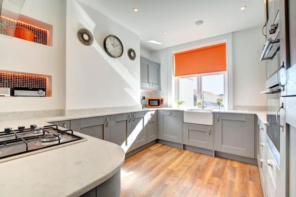 Modern 4 Bedroom Townhouse Perfect Location. 布赖顿 外观 照片